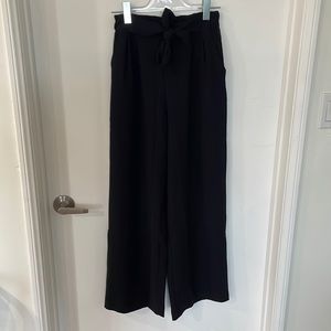 Lululemon nior pant size 6, black